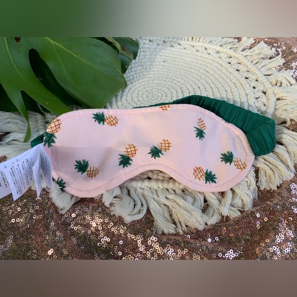 NWT Kate Spade Staci Pineapples Cosmetic Bag PLUS BONUS NWOT Sleep Mask! - Picture 2 of 8